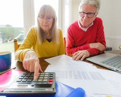 Выплаты ВПЛ отменят: какие основания и что будет с пенсиями и субсидиями в Украине с июля