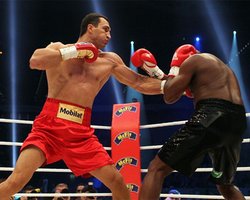 Владимир Кличко сразится с Томпсоном в июне или июле