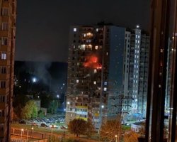 Дрон влучив у багатоповерхівку, скасовано авіарейси: БПЛА масово атакували Москву (фото, відео)