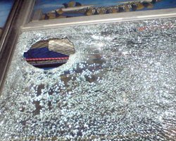 Болельщиков Шахтера в Киеве забросали камнями