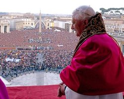 После отречения Бенедикт XVI останется почетным понтификом