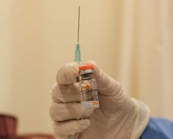 С сегодняшнего дня в Украине начинается вакцинация китайским CoronaVac, - Степанов