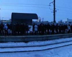 В Киеве отменили курсирование пяти городских электричек, сотни пассажиров столпились на платформах