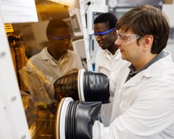 "Это было действительно неожиданно": солнечные панели станут в разы лучше благодаря одному элементу