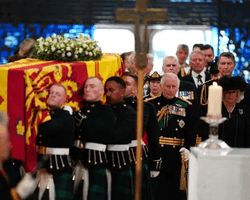 На похороні королеви Єлизавети прозвучав київський кондак, який переплутали з російським