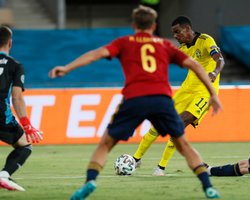 Матч упущенных возможностей: Испания и Швеция завершили встречу без забитых мячей