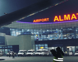 В Казахстане из-за захвата аэропорта застряла группа украинцев, МИД пытается их вывезти