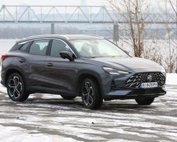 Акцент на технологии: тест-драйв нового кроссовера MG One