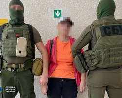 СБУ задержала информаторку РФ, которая наводила удары по позициям ВСУ под Бахмутом (фото)