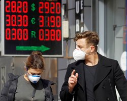 Доллар по 30 к концу года. Что ждет курс гривны и когда остановится ее девальвация