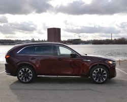Темпераментный флагман: тест-драйв кроссовера Mazda CX-90