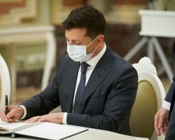 Зеленский утвердил санкции СНБО против главарей "ЛДНР" и "воров в законе"