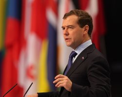 Медведев не исключает нового выдвижения в президенты