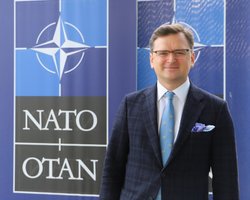 "Как танк без пушки": Кулеба высказался о создании Совета Украина-НАТО без членства в Альянсе