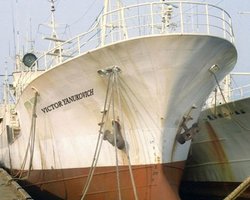 Именем Януковича назвали рыболовецкое судно