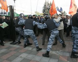 Чернобыльцы вступили в рукопашный бой с Беркутом