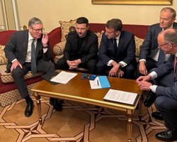 Макрон предупредил Зеленского о предательстве США: Der Spiegel опубликовал стенограмму разговора