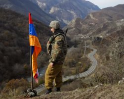 Российские войска начали выводить из Карабаха, — СМИ Азербайджана (видео)