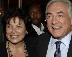 Жена Стросс-Кана: ни секунды не верю в обвинения против супруга