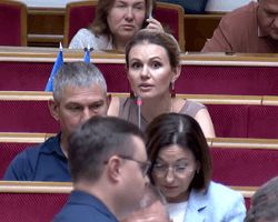 Анна Скороход рассказывала о ворах в Раде в платье и серьгах, как на видео НАБУ