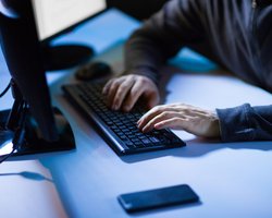 Від хакерської атаки постраждали майже 70 сайтів українських органів влади, — Держспецзв'язку