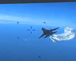 Військові США показали атаку безпілотника MQ-9 Reaper винищувачами Су-27 ВКС РФ (відео)