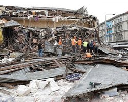 Под завалами в Новой Зеландии остались 200 человек (Видео)