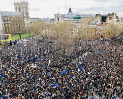 Миллион британцев вышли на улицы Лондона с требованием нового референдума по Brexit