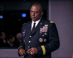 "Платит огромную цену": глава Пентагона назвал потери ВС РФ в Украине (видео)