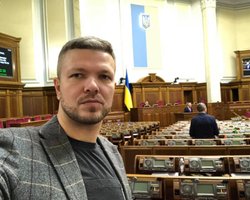 Депутат призывает провести внеочередное заседание ВР по результатам военного положения