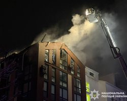 Росіяни вбили сім'ю на Київщині: журналіст врятував 4-річну дівчинку із палаючого будинку (відео)