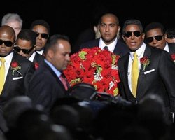 Прощание с Джексоном сравнили с инаугурацией Обамы