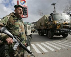 Янукович: Украина готова эвакуировать граждан из Сирии