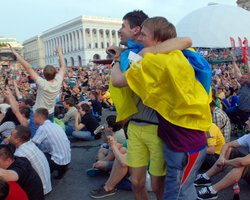 В Киеве иностранным фанам разрешили справлять нужду в любом месте