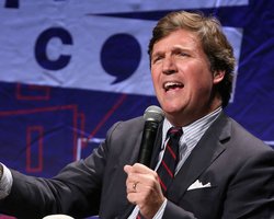 "Демократический процесс": Карслон назвал "законной" оккупацию Крыма в 2014 году (видео)