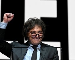 Милей приказал удалить все фото Зеленского: какова реакция Аргентины на инцидент с Трампом, — СМИ