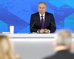 Новая война и уговоры Порошенко: что говорил Путин об Украине во время пресс-конференции