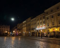 Графіки відключень на 9 квітня: енергетики повідомили, як виключатимуть світло в трьох областях