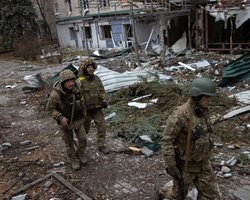 Курахівський напрямок: ворог продавлює Андріївку, штурми на околицях: деталі від військових