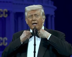 "Не дотримуються угоди": Трамп оголосив про підвищення тарифів на 25% для ЄС