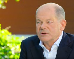 "Мы должны обсудить": Шольц предлагает пригласить РФ на второй мирный саммит