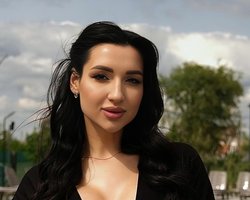 "Никому не нужны границы 1991 года": блогершу Настю Умку пригласили на беседу в СБУ (видео)