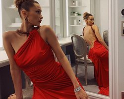 Как красное платье Беллы Хадид в 2016 году сделало ее звездой (фото)