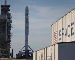 SpaceX испытала огнем центральный блок ракеты для полетов на Марс и Луну