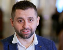 В Кабмине могут создать должность вице-премьера по обороне, – Арахамия