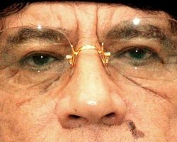 Каддафи: Британия помогла нападению на Ливию