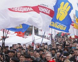 ЦИК объявил перерыв до вторника, лидеры оппозиции просят митингующих не расходиться
