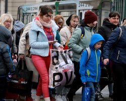 Удар по экономике: возвращение украинских беженцев домой может навредить странам ЕС, — Reuters