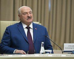 Лукашенко закликав Зеленського не торпедувати мирні переговори: погрожував "втратою країни"