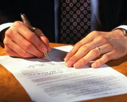 В столице члены УИК подписали протоколы до окончания голосования